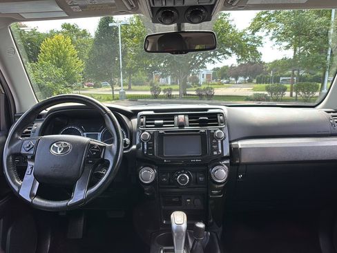 Used 2019 Toyota 4Runner TRD Off-Road Premium AWD/4WD image 21