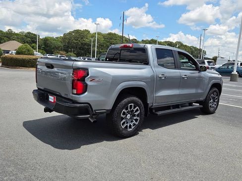 Used 2025 Chevrolet Colorado Z71 AWD/4WD image 11