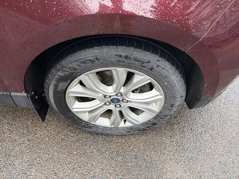 Used 2019 Ford Edge Titanium w/ Cold Weather Package image 9