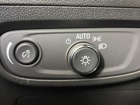 Used 2025 Buick Encore GX Preferred AWD/4WD image 30