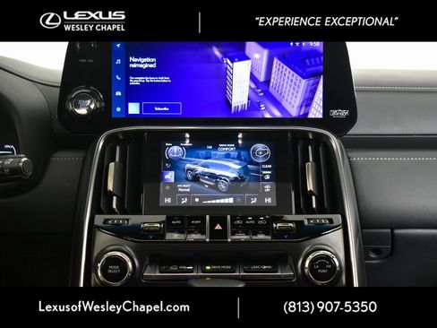 Used 2023 Lexus LX 600 4WD w/ Luxury Package image 33