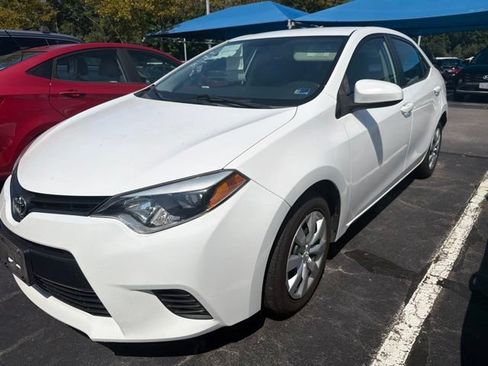 Used 2016 Toyota Corolla LE FWD image 4