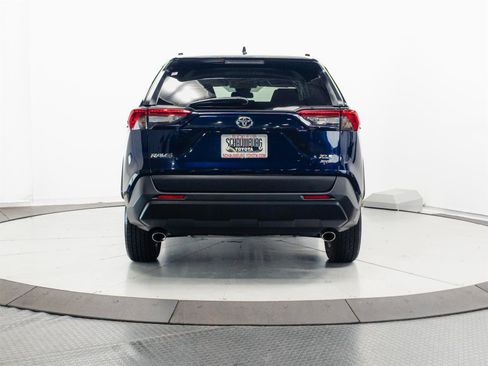 Used 2025 Toyota RAV4 XLE AWD/4WD image 9