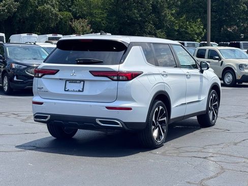 Used 2022 Mitsubishi Outlander ES FWD image 16