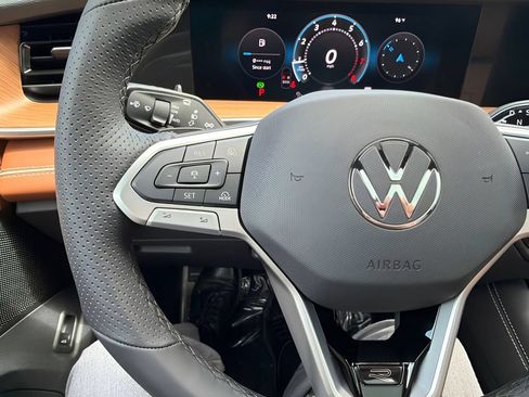 New 2026 Volkswagen Tiguan SEL R-Line AWD/4WD image 14