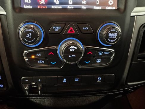 Used 2022 RAM 1500 Classic Warlock AWD/4WD image 36