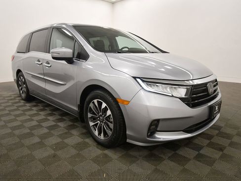 Certified 2024 Honda Odyssey EX-L image 9