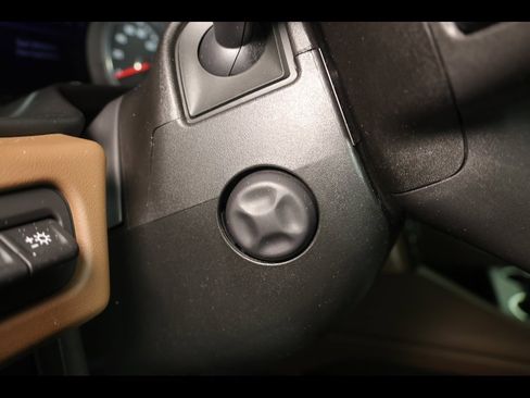 Used 2021 Chevrolet Tahoe High Country w/ Premium Package image 32