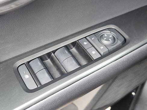 Certified 2025 Lexus UX 300h FWD image 27