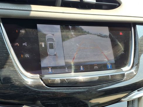 Used 2021 Cadillac XT6 Premium Luxury FWD image 9