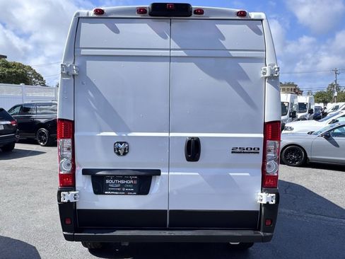 Used 2025 RAM ProMaster 2500 w/ Convenience Group image 6