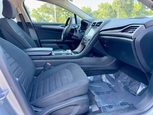 Used 2020 Ford Fusion SE FWD image 8