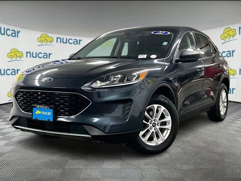 Used 2022 Ford Escape SE w/ Cold Weather Package image 3