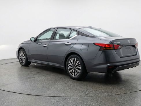 Used 2025 Nissan Altima 2.5 SV image 6