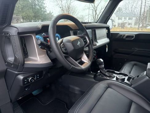 New 2025 Ford Bronco Outer Banks image 8