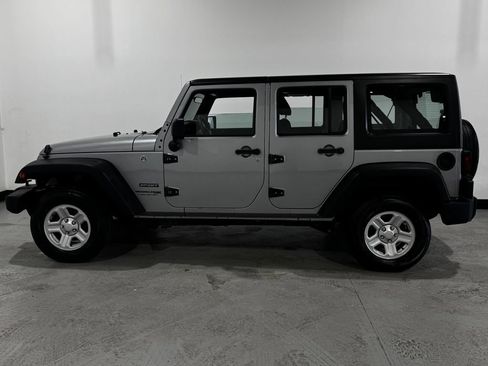 Used 2018 Jeep Wrangler Unlimited Sport w/ Max Tow Package AWD/4WD image 11
