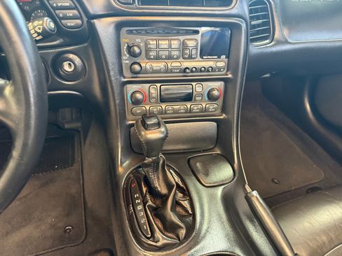 Used 1998 Chevrolet Corvette Convertible w/ Memory Pkg image 25