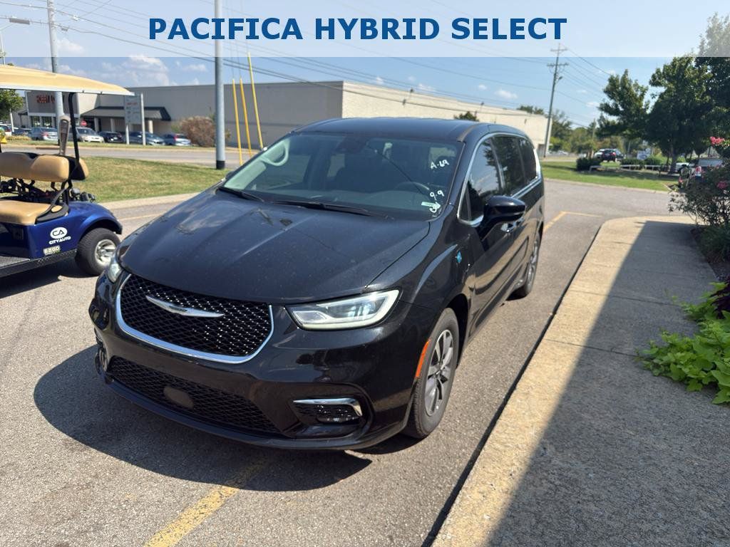 Used 2024 Chrysler Pacifica Limited FWD image 3