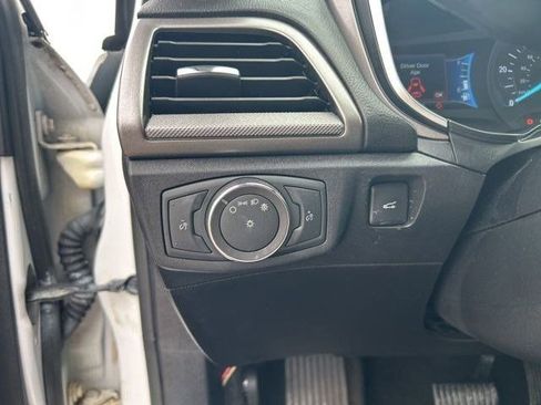 Used 2020 Ford Fusion SE image 19