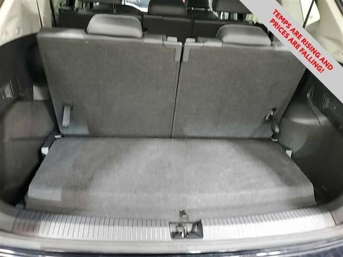 Used 2024 Volkswagen Tiguan SE image 16