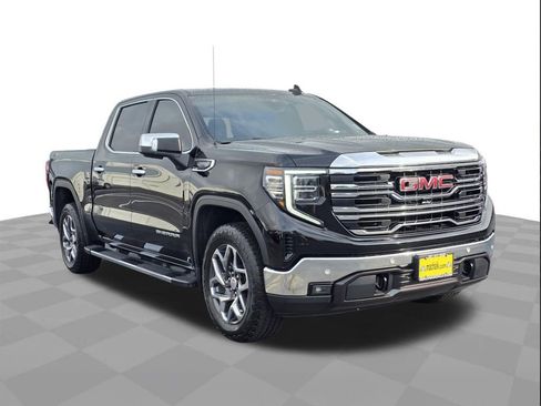 Used 2024 GMC Sierra 1500 SLT image 3