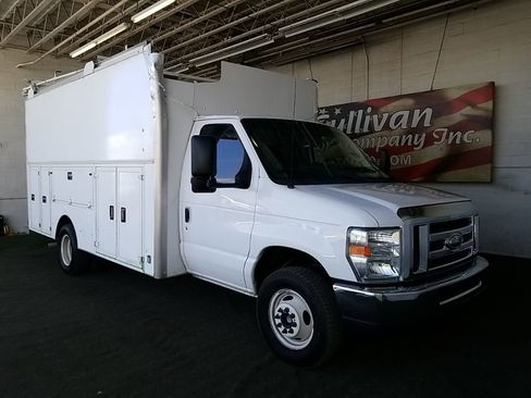 Used 2015 Ford E-450 and Econoline 450 Super Duty w/ Power Windows & Locks Group image 5