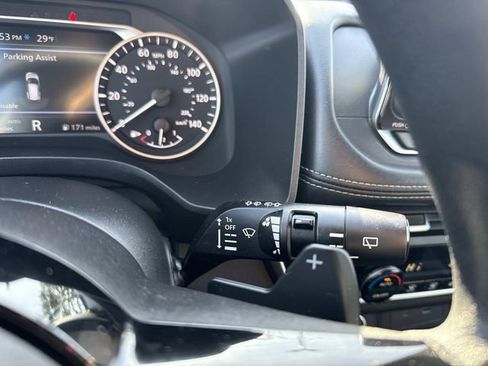 Used 2023 Nissan Rogue SV image 32