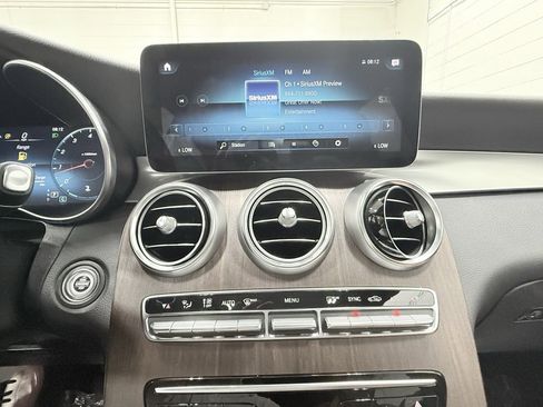 Used 2022 Mercedes-Benz GLC 300 4MATIC w/ AMG Line image 25