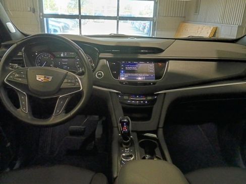 Used 2025 Cadillac XT5 Premium Luxury image 18