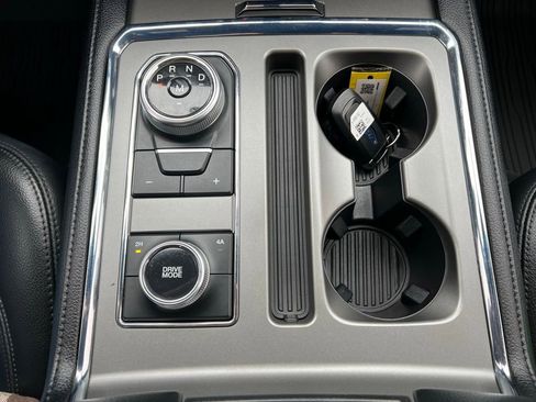 Used 2020 Ford Expedition XLT w/ Equipment Group 202A image 31