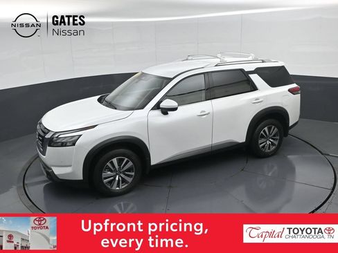 Used 2025 Nissan Pathfinder SL AWD/4WD image 51