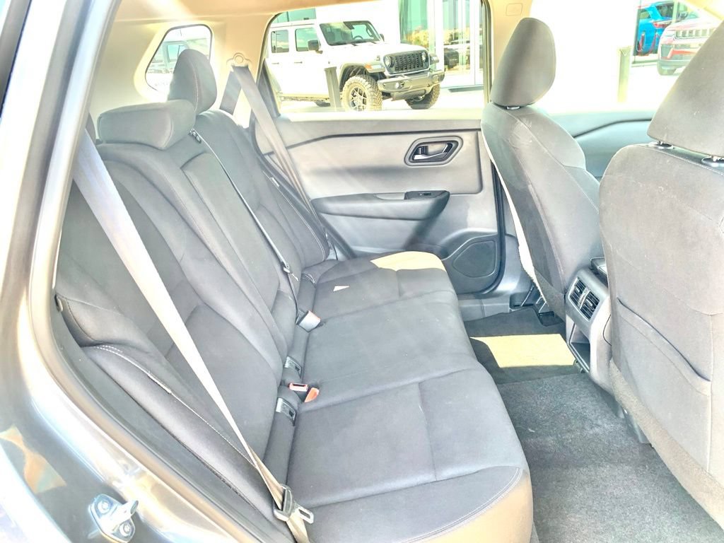 Used 2026 Nissan Rogue S FWD image 23