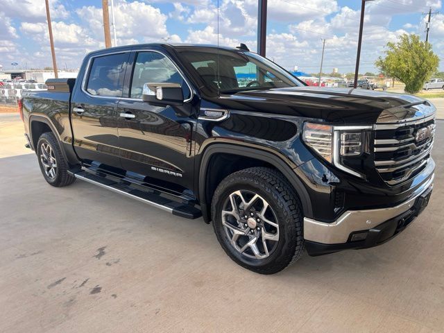 Used 2025 GMC Sierra 1500 SLT AWD/4WD image 3