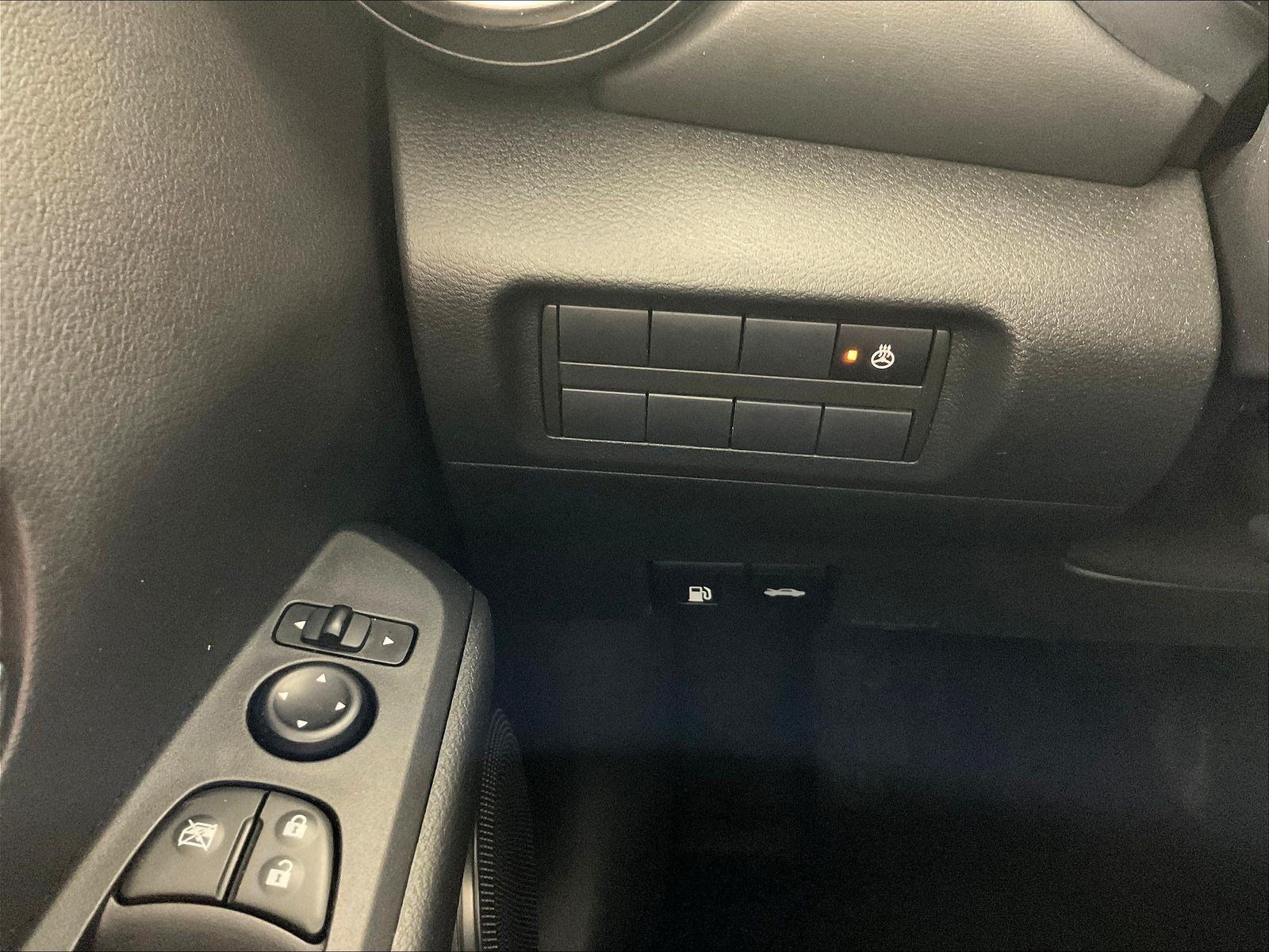 Used 2024 Nissan Kicks SR w/ SR Premium Package FWD image 15