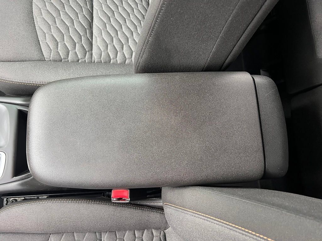 Used 2018 Chevrolet Equinox LT FWD image 32