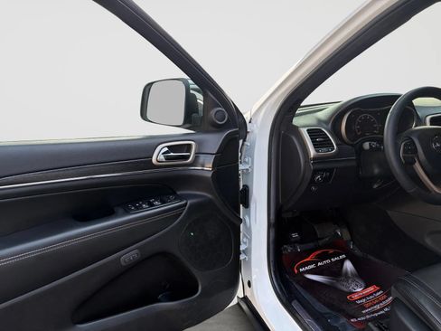 Used 2014 Jeep Grand Cherokee Limited AWD/4WD image 11