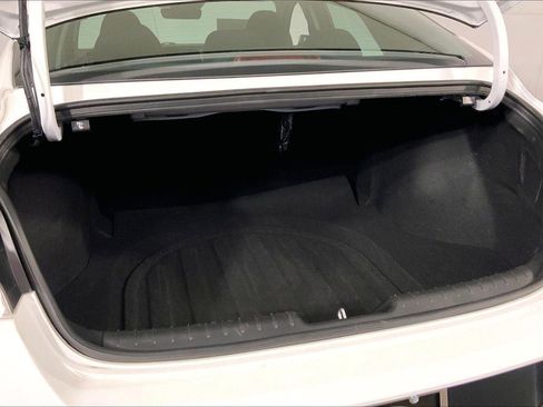 Used 2025 Hyundai Elantra SEL image 4