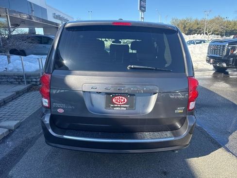 Used 2019 Dodge Grand Caravan SXT image 7