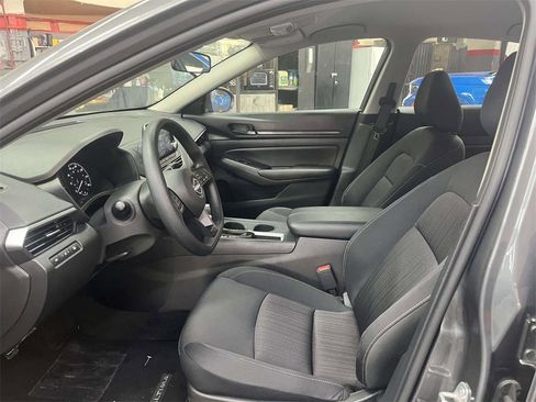 Used 2025 Nissan Altima 2.5 S image 16