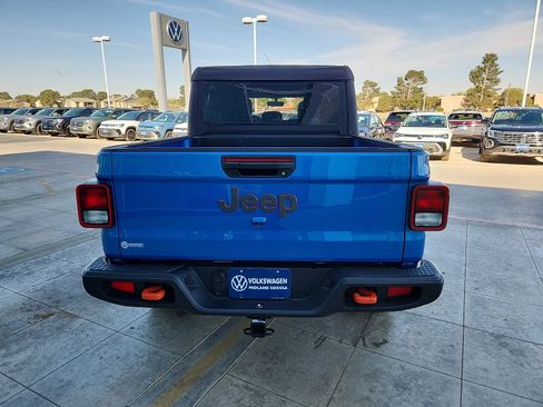 Used 2023 Jeep Gladiator Mojave image 6