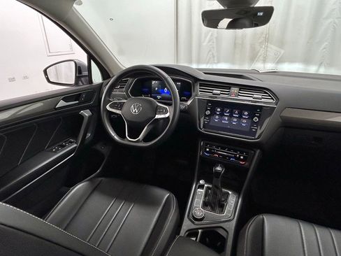 Used 2022 Volkswagen Tiguan SE image 10