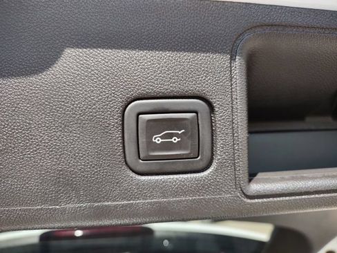 Used 2024 GMC Terrain SLT w/ Elevation Edition FWD image 23