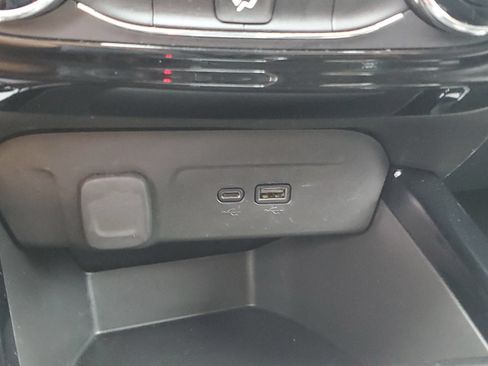 Used 2024 Chevrolet Trax LT FWD image 29