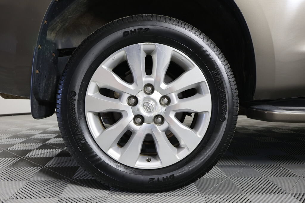Used 2014 Toyota Sequoia Platinum AWD/4WD image 7