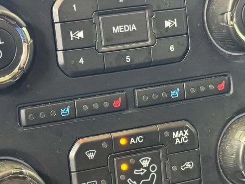 Used 2017 Ford Expedition Limited w/ Equipment Group 301A AWD/4WD image 52