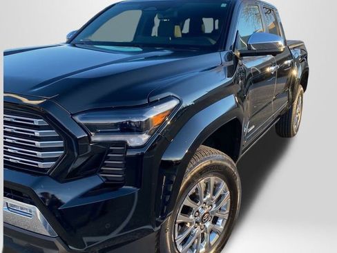 Used 2024 Toyota Tacoma Limited image 2