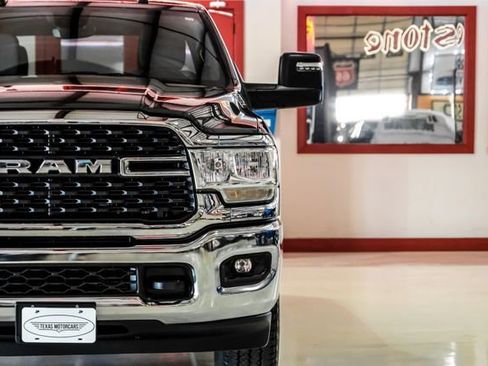 Used 2024 RAM 2500 Big Horn AWD/4WD image 44