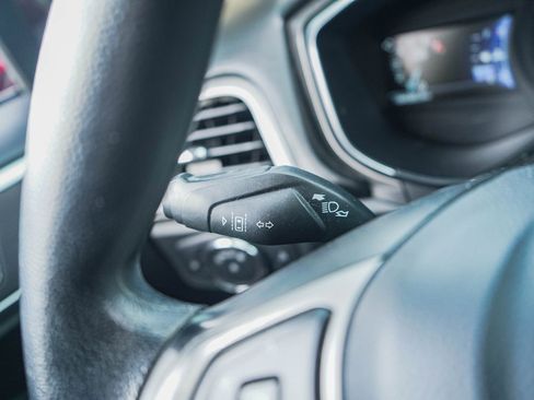 Used 2020 Ford Fusion SE image 18