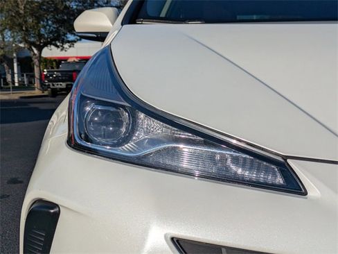 Used 2019 Toyota Prius LE image 9
