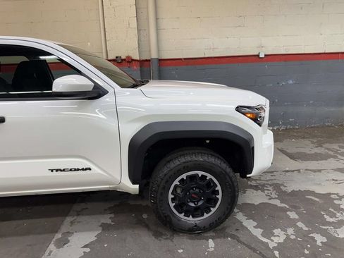Used 2024 Toyota Tacoma TRD Off-Road AWD/4WD image 18